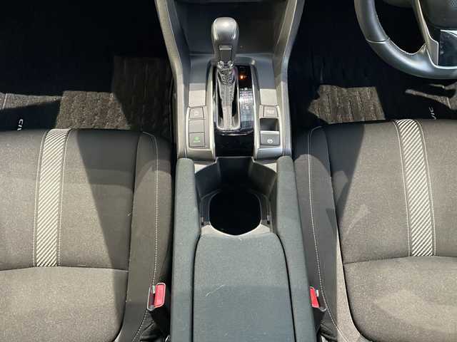 ホンダ シビック ハッチバック 高知県 2019(平31)年 5.4万km ホワイトオーキッドパール