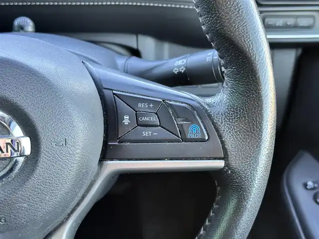 日産 セレナ ハイウェイスター 宮城県 2017(平29)年 8.1万km アズライトブルー LEDヘッドランプ/快適パック/ハンズフリーパワースライドドア（両側）/16インチアルミホイール/セーフティパックB/＝＝＝/エマージェンシーブレーキ/車線逸脱警報/純正フリップダウンモニター/純正9インチナビ（MM517D-L）/・CD/DVD/・Blu-ray/・Bluetooth/・フルセグTV/ドライブレコーダー/ビルトインETC/革巻きステアリング/ステアリングスイッチ/フォグランプ/オートライト/スマートキー＆プッシュスタート/スペアキー1本/電動格納ミラー/純正フロアマット/純正ドアバイザー