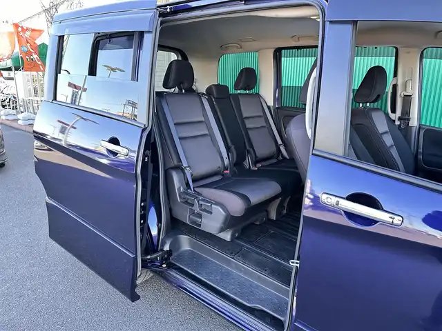 日産 セレナ ハイウェイスター 宮城県 2017(平29)年 8.1万km アズライトブルー LEDヘッドランプ/快適パック/ハンズフリーパワースライドドア（両側）/16インチアルミホイール/セーフティパックB/＝＝＝/エマージェンシーブレーキ/車線逸脱警報/純正フリップダウンモニター/純正9インチナビ（MM517D-L）/・CD/DVD/・Blu-ray/・Bluetooth/・フルセグTV/ドライブレコーダー/ビルトインETC/革巻きステアリング/ステアリングスイッチ/フォグランプ/オートライト/スマートキー＆プッシュスタート/スペアキー1本/電動格納ミラー/純正フロアマット/純正ドアバイザー