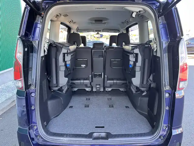 日産 セレナ ハイウェイスター 宮城県 2017(平29)年 8.1万km アズライトブルー LEDヘッドランプ/快適パック/ハンズフリーパワースライドドア（両側）/16インチアルミホイール/セーフティパックB/＝＝＝/エマージェンシーブレーキ/車線逸脱警報/純正フリップダウンモニター/純正9インチナビ（MM517D-L）/・CD/DVD/・Blu-ray/・Bluetooth/・フルセグTV/ドライブレコーダー/ビルトインETC/革巻きステアリング/ステアリングスイッチ/フォグランプ/オートライト/スマートキー＆プッシュスタート/スペアキー1本/電動格納ミラー/純正フロアマット/純正ドアバイザー