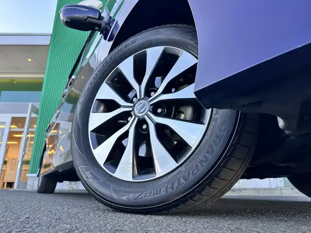 日産 セレナ ハイウェイスター 宮城県 2017(平29)年 8.1万km アズライトブルー LEDヘッドランプ/快適パック/ハンズフリーパワースライドドア（両側）/16インチアルミホイール/セーフティパックB/＝＝＝/エマージェンシーブレーキ/車線逸脱警報/純正フリップダウンモニター/純正9インチナビ（MM517D-L）/・CD/DVD/・Blu-ray/・Bluetooth/・フルセグTV/ドライブレコーダー/ビルトインETC/革巻きステアリング/ステアリングスイッチ/フォグランプ/オートライト/スマートキー＆プッシュスタート/スペアキー1本/電動格納ミラー/純正フロアマット/純正ドアバイザー