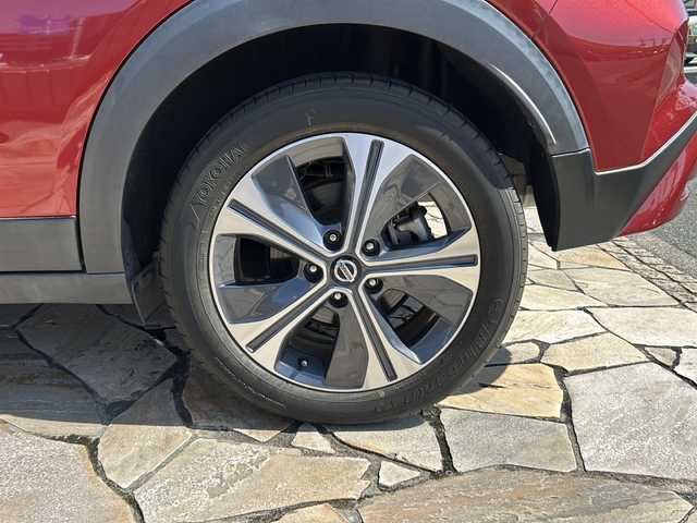 日産 キックス X 静岡県 2020(令2)年 3.9万km ラディアントレッド/ピュアブラック 2トーン 【主要装備】/純正９インチナビ　/フルセグテレビ　/エマージェンシーブレーキ　/プロパイロット　/アラウンドビューモニター　/前方ドライブレコーダー　/ステアリングスイッチ　/電動パーキングブレーキ　/ブレーキホールド　/ＥＴＣ/プッシュスタート/スマートキー/純正17インチアルミホイール/コーナーセンサー/ふらつき警報/ハーフレザーシート/インテリジェントルームミラー