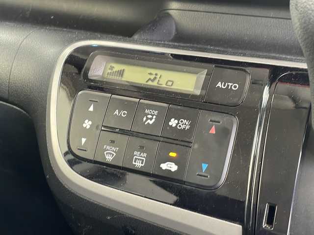 ホンダ Ｎ ＢＯＸ G SSパッケージ 愛知県 2013(平25)年 9.2万km プレミアムホワイトパール ７型SDナビ/両側パワースライドドア/ワンセグ/CD/DVD/バックカメラ/純正アルミホイール/ＥＴＣ/ステアリングスイッチ/スマートキー/プッシュスタート/オートエアコン/フロアマット