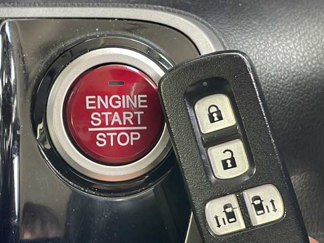 ホンダ Ｎ ＢＯＸ G SSパッケージ 愛知県 2013(平25)年 9.2万km プレミアムホワイトパール ７型SDナビ/両側パワースライドドア/ワンセグ/CD/DVD/バックカメラ/純正アルミホイール/ＥＴＣ/ステアリングスイッチ/スマートキー/プッシュスタート/オートエアコン/フロアマット