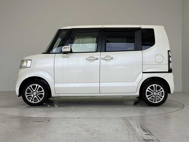 ホンダ Ｎ ＢＯＸ G SSパッケージ 愛知県 2013(平25)年 9.2万km プレミアムホワイトパール ７型SDナビ/両側パワースライドドア/ワンセグ/CD/DVD/バックカメラ/純正アルミホイール/ＥＴＣ/ステアリングスイッチ/スマートキー/プッシュスタート/オートエアコン/フロアマット