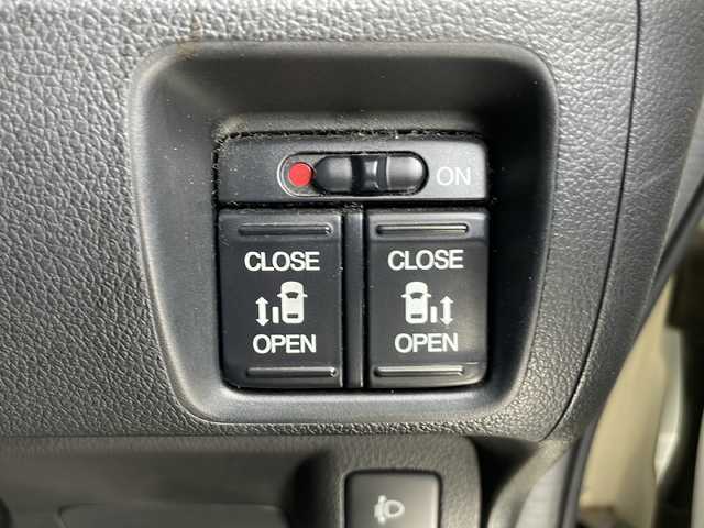 ホンダ Ｎ ＢＯＸ G SSパッケージ 愛知県 2013(平25)年 9.2万km プレミアムホワイトパール ７型SDナビ/両側パワースライドドア/ワンセグ/CD/DVD/バックカメラ/純正アルミホイール/ＥＴＣ/ステアリングスイッチ/スマートキー/プッシュスタート/オートエアコン/フロアマット