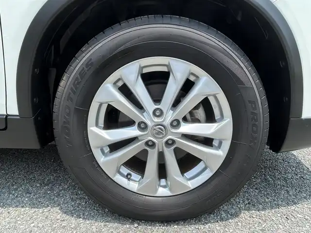 日産 エクストレイル 20X エマージェンシーブレーキ 兵庫県 2015(平27)年 6.2万km ブリリアントホワイトパール ・日産コネクトナビ/・地デジ/DVD/BT/AUX/USB/・TVキャンセラー/・アラウンドビューモニター/・ステアリングリモコン/・インテリジェントルームミラー/・クルーズコントロール/・カプロンシート（前席シートヒーター）/・純正17インチAW/・オートLEDヘッドランプ/・LEDフォグランプ/・パーキングアシスト/・エマージェンシーブレーキ/・車線逸脱警報/・後側方車両検知警報/・前後ソナー