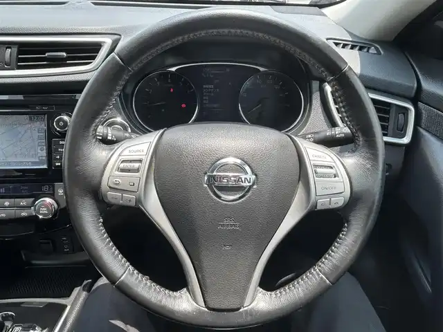 日産 エクストレイル 20X エマージェンシーブレーキ 兵庫県 2015(平27)年 6.2万km ブリリアントホワイトパール ・日産コネクトナビ/・地デジ/DVD/BT/AUX/USB/・TVキャンセラー/・アラウンドビューモニター/・ステアリングリモコン/・インテリジェントルームミラー/・クルーズコントロール/・カプロンシート（前席シートヒーター）/・純正17インチAW/・オートLEDヘッドランプ/・LEDフォグランプ/・パーキングアシスト/・エマージェンシーブレーキ/・車線逸脱警報/・後側方車両検知警報/・前後ソナー