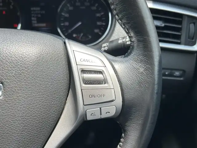 日産 エクストレイル 20X エマージェンシーブレーキ 兵庫県 2015(平27)年 6.2万km ブリリアントホワイトパール ・日産コネクトナビ/・地デジ/DVD/BT/AUX/USB/・TVキャンセラー/・アラウンドビューモニター/・ステアリングリモコン/・インテリジェントルームミラー/・クルーズコントロール/・カプロンシート（前席シートヒーター）/・純正17インチAW/・オートLEDヘッドランプ/・LEDフォグランプ/・パーキングアシスト/・エマージェンシーブレーキ/・車線逸脱警報/・後側方車両検知警報/・前後ソナー