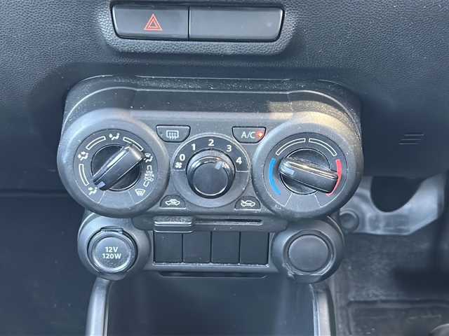 スズキ イグニス ハイブリッド MG 静岡県 2018(平30)年 7.8万km ピュアホワイトP ケンウッドナビ/・iPod/・SD/・CD/・ワンセグ/・FM/AM/・Bluetooth/・SMART USEN/主要装備/・バックカメラ/・マニュアルエアコン/・シートヒーター/・ハロゲンライト/・マニュアルレベリング/・横滑り防止装置/・アイドリングストップ/・リモコンキー/・純正ホイールキャップ