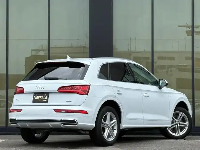 アウディ Ｑ５ 40TDIクワトロ スポーツ 石川県 2020(令2)年 6万km 白 S-LINE-pkg/4WD/衝突軽減ブレーキ/純正メモリーナビ/バック/フロント/サイド/360°カメラ/フルセグTV/AppleCarPlay/Bluetooth/USB/アダプティブクルーズコントロール/ブラインドスポットモニター/電動格納ミラー/レーンキープアシスト/クリアランスソナー/オートマチックテールゲート/オートライト/LEDヘッドライト/パワーシート(前席)/ETC