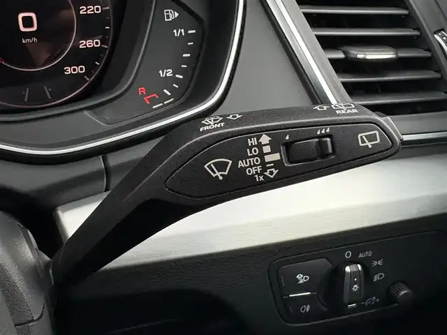 アウディ Ｑ５ 40TDIクワトロ スポーツ 石川県 2020(令2)年 6万km 白 S-LINE-pkg/4WD/衝突軽減ブレーキ/純正メモリーナビ/バック/フロント/サイド/360°カメラ/フルセグTV/AppleCarPlay/Bluetooth/USB/アダプティブクルーズコントロール/ブラインドスポットモニター/電動格納ミラー/レーンキープアシスト/クリアランスソナー/オートマチックテールゲート/オートライト/LEDヘッドライト/パワーシート(前席)/ETC