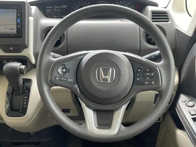 ホンダ Ｎ ＢＯＸ G L ホンダセンシング 秋田県 2020(令2)年 11.5万km プラチナホワイトパール (株)IDOMが運営する【じしゃロン秋田店】の自社ローン専用車両になります。こちらは現金またはオートローンご利用時の価格です。自社ローンご希望の方は別途その旨お申付け下さい/////////////////メモリナビ/フルセグテレビ/バックカメラ/片側パワースライドドア/ETC/ドアバイザー/プッシュスタート/クルーズコントロール/スマートキー