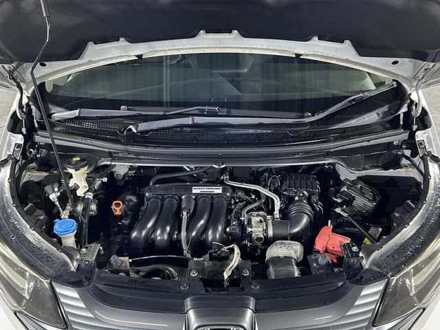 ホンダ フリード＋ G ホンダセンシング 沖縄県 2018(平30)年 4.4万km ホワイトオーキッドパール 県外仕入　/禁煙車　/純正７インチナビ（ＢＴ，ワンセグ，ＣＤ／ＤＶＤ）　/バックカメラ　/両側パワースライドドア　/ホンダセンシング/純正ドライブレコーダー/ビルドインＥＴＣ　/アダプティブクルーズコントロール　/センターテーブル/プッシュスタート