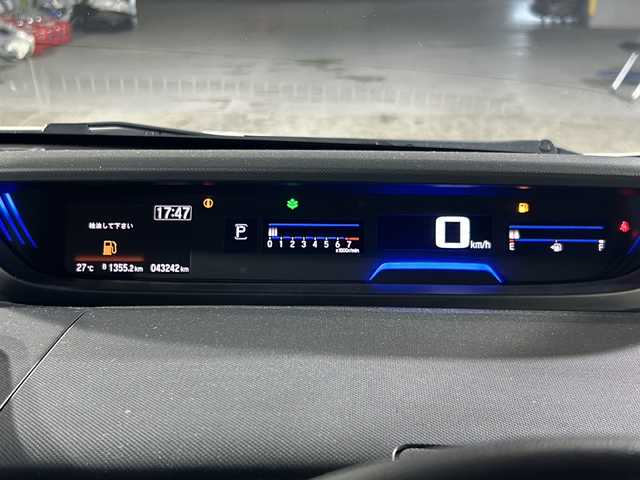 ホンダ フリード＋ G ホンダセンシング 沖縄県 2018(平30)年 4.4万km ホワイトオーキッドパール 県外仕入　/禁煙車　/純正７インチナビ（ＢＴ，ワンセグ，ＣＤ／ＤＶＤ）　/バックカメラ　/両側パワースライドドア　/ホンダセンシング/純正ドライブレコーダー/ビルドインＥＴＣ　/アダプティブクルーズコントロール　/センターテーブル/プッシュスタート