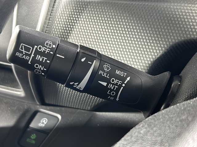 ホンダ フリード＋ G ホンダセンシング 沖縄県 2018(平30)年 4.4万km ホワイトオーキッドパール 県外仕入　/禁煙車　/純正７インチナビ（ＢＴ，ワンセグ，ＣＤ／ＤＶＤ）　/バックカメラ　/両側パワースライドドア　/ホンダセンシング/純正ドライブレコーダー/ビルドインＥＴＣ　/アダプティブクルーズコントロール　/センターテーブル/プッシュスタート