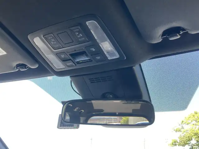 トヨタ ノア S－Z 静岡県 2022(令4)年 5.9万km ホワイトパールクリスタルシャイン Toyota Safety Sense/純正10.5型ディスプレイオーディオ/　（コネクティッドナビ対応）/　AM FM Bluetooth フルセグTV/ETC2.0/レーダークルーズコントロール/ドライブレコーダー/両側パワースライドドア/前席シートヒーター/パークングアシスト/電動パーキングブレーキ/オートブレーキホールド/リアサンシェード/LEDヘッドライト/スマートキー×2本/ワンオーナー/パノラミックビューモニター