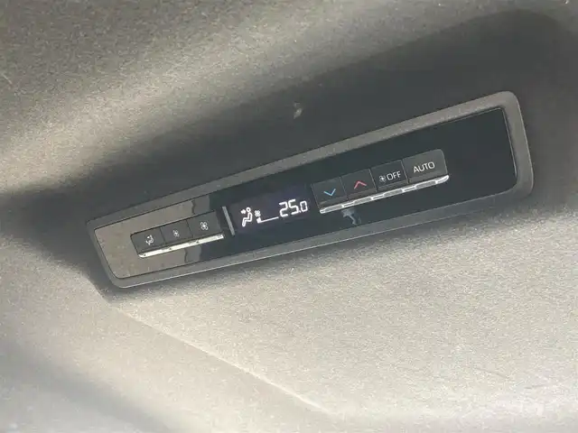 トヨタ ノア S－Z 静岡県 2022(令4)年 5.9万km ホワイトパールクリスタルシャイン Toyota Safety Sense/純正10.5型ディスプレイオーディオ/　（コネクティッドナビ対応）/　AM FM Bluetooth フルセグTV/ETC2.0/レーダークルーズコントロール/ドライブレコーダー/両側パワースライドドア/前席シートヒーター/パークングアシスト/電動パーキングブレーキ/オートブレーキホールド/リアサンシェード/LEDヘッドライト/スマートキー×2本/ワンオーナー/パノラミックビューモニター