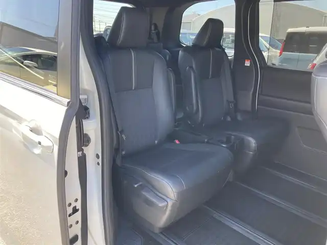 トヨタ ノア S－Z 静岡県 2022(令4)年 5.9万km ホワイトパールクリスタルシャイン Toyota Safety Sense/純正10.5型ディスプレイオーディオ/　（コネクティッドナビ対応）/　AM FM Bluetooth フルセグTV/ETC2.0/レーダークルーズコントロール/ドライブレコーダー/両側パワースライドドア/前席シートヒーター/パークングアシスト/電動パーキングブレーキ/オートブレーキホールド/リアサンシェード/LEDヘッドライト/スマートキー×2本/ワンオーナー/パノラミックビューモニター