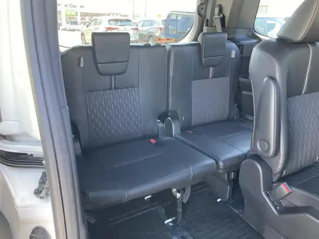 トヨタ ノア S－Z 静岡県 2022(令4)年 5.9万km ホワイトパールクリスタルシャイン Toyota Safety Sense/純正10.5型ディスプレイオーディオ/　（コネクティッドナビ対応）/　AM FM Bluetooth フルセグTV/ETC2.0/レーダークルーズコントロール/ドライブレコーダー/両側パワースライドドア/前席シートヒーター/パークングアシスト/電動パーキングブレーキ/オートブレーキホールド/リアサンシェード/LEDヘッドライト/スマートキー×2本/ワンオーナー/パノラミックビューモニター
