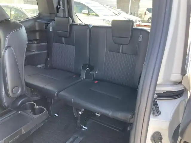 トヨタ ノア S－Z 静岡県 2022(令4)年 5.9万km ホワイトパールクリスタルシャイン Toyota Safety Sense/純正10.5型ディスプレイオーディオ/　（コネクティッドナビ対応）/　AM FM Bluetooth フルセグTV/ETC2.0/レーダークルーズコントロール/ドライブレコーダー/両側パワースライドドア/前席シートヒーター/パークングアシスト/電動パーキングブレーキ/オートブレーキホールド/リアサンシェード/LEDヘッドライト/スマートキー×2本/ワンオーナー/パノラミックビューモニター