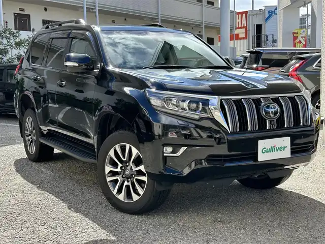トヨタ ランドクルーザー プラド TX Lパッケージ 兵庫県 2021(令3)年 1.6万km ブラック ・ワンオーナー車/・パノラミックビューモニター/・バックカメラ/・純正ディスプレイオーディオ/・パートタイム４WD/・トヨタセーフティセンス/・レーンディパーチャーアラート/・ブラインドスポットモニター/・プリクラッシュセーフティ/・クルーズコントロール/・オートマチックハイビーム/・クリアランスソナー/・ふらつき検知/・前席パワーシート/・前席シートヒーター/・レザーシート/・LEDオートライト/・フォグランプ/・オートワイパー/・ビルトインETC2.0/・純正フロアマット/・純正１９インチアルミホイール/・自動防眩ミラー/・オールオートパワーウィンドウ/・左右独立オートエアコン/・運転席・助手席・サイドエアバッグ/・ルーフレール/・サイドステップ/・ドアバイザー/・電動格納ミラー/・スマートキー/・スペアキー×１/・プッシュスタート/・保証書/・取扱説明書