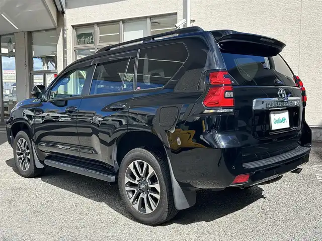 トヨタ ランドクルーザー プラド TX Lパッケージ 兵庫県 2021(令3)年 1.6万km ブラック ・ワンオーナー車/・パノラミックビューモニター/・バックカメラ/・純正ディスプレイオーディオ/・パートタイム４WD/・トヨタセーフティセンス/・レーンディパーチャーアラート/・ブラインドスポットモニター/・プリクラッシュセーフティ/・クルーズコントロール/・オートマチックハイビーム/・クリアランスソナー/・ふらつき検知/・前席パワーシート/・前席シートヒーター/・レザーシート/・LEDオートライト/・フォグランプ/・オートワイパー/・ビルトインETC2.0/・純正フロアマット/・純正１９インチアルミホイール/・自動防眩ミラー/・オールオートパワーウィンドウ/・左右独立オートエアコン/・運転席・助手席・サイドエアバッグ/・ルーフレール/・サイドステップ/・ドアバイザー/・電動格納ミラー/・スマートキー/・スペアキー×１/・プッシュスタート/・保証書/・取扱説明書