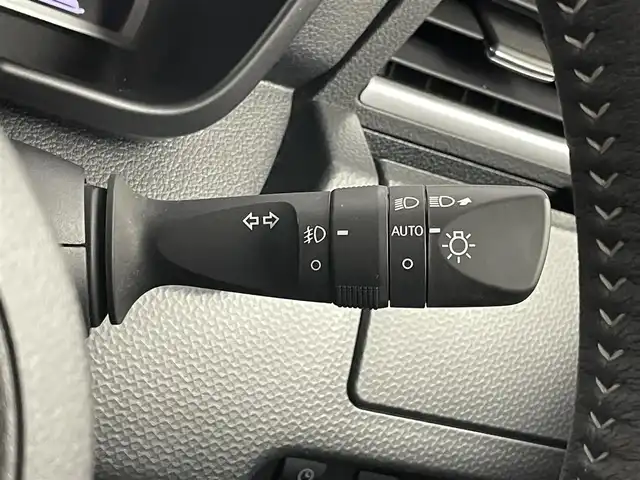 トヨタ ルーミー カスタムG－T 埼玉県 2023(令5)年 1.9万km パールホワイトⅢ スマートアシスト　純正９インチナビ　バックカメラ　ビルトインＥＴＣ２．０　前後ドライブレコーダー　レーダークルーズコントロール　シートヒーター　純正アルミホイール　オートライト　ＬＥＤ　地デジフルセグ