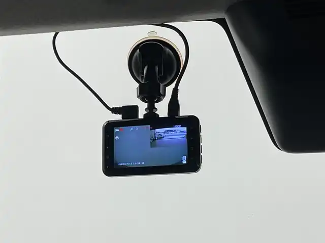 トヨタ ルーミー カスタムG－T 埼玉県 2023(令5)年 1.9万km パールホワイトⅢ スマートアシスト　純正９インチナビ　バックカメラ　ビルトインＥＴＣ２．０　前後ドライブレコーダー　レーダークルーズコントロール　シートヒーター　純正アルミホイール　オートライト　ＬＥＤ　地デジフルセグ