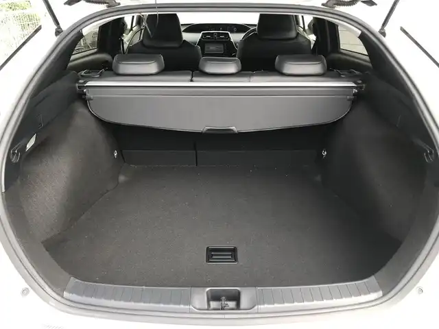 トヨタ プリウス S ツーリングセレクション 栃木県 2015(平27)年 14.1万km ホワイトパールクリスタルシャイン 株)IDOMが運営する【じしゃロン小山店】の自社ローン専用車両になります。こちらは現金またはオートローンご利用時の価格です。自社ローンご希望の方は別途その旨お申付け下さい//禁煙車/純正フルセグナビ/（CD/DVD/AM/FMラジオ）/(Bluetooth)/スマートキー/プッシュスタート/バックカメラ/ＥＴＣ/ドライブレコーダー/デジタルインナーミラー/シートヒーター/ステアリングリモコン/電動格納ドアミラー/パワーウインドウ/防眩ミラー/オートライト/ＴＯＭ’Ｓエアロ