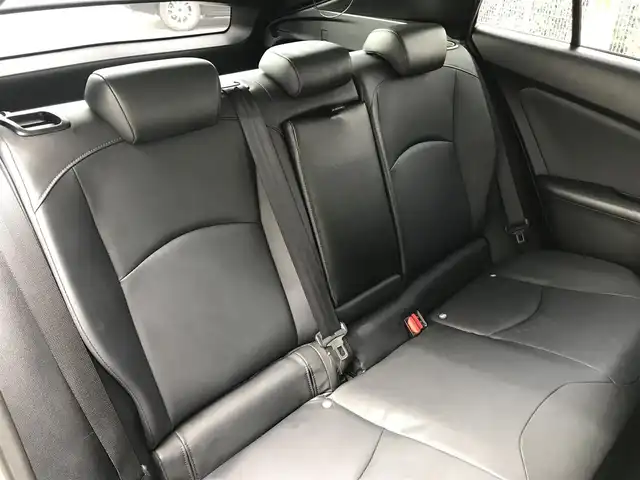 トヨタ プリウス S ツーリングセレクション 栃木県 2015(平27)年 14.1万km ホワイトパールクリスタルシャイン 株)IDOMが運営する【じしゃロン小山店】の自社ローン専用車両になります。こちらは現金またはオートローンご利用時の価格です。自社ローンご希望の方は別途その旨お申付け下さい//禁煙車/純正フルセグナビ/（CD/DVD/AM/FMラジオ）/(Bluetooth)/スマートキー/プッシュスタート/バックカメラ/ＥＴＣ/ドライブレコーダー/デジタルインナーミラー/シートヒーター/ステアリングリモコン/電動格納ドアミラー/パワーウインドウ/防眩ミラー/オートライト/ＴＯＭ’Ｓエアロ