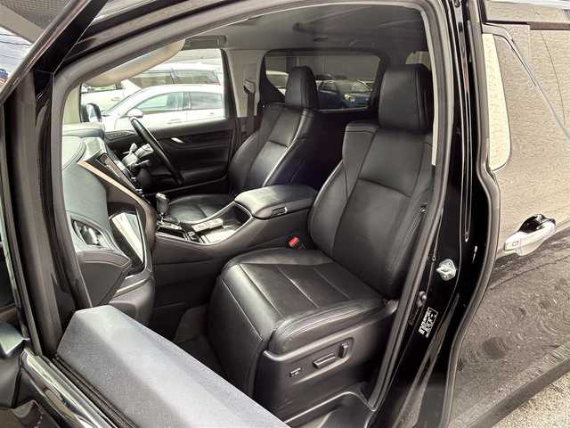 トヨタ アルファード S Cパッケージ 大阪府 2018(平30)年 10.5万km ブラック ワンオーナー/JBLメーカーオプションナビ/フルセグTV CD DVD BT BD HDMI/純正フリップダウンモニター/パノラミックビューモニター/Wサンルーフ/黒革シート/冷暖エアシート/パワーシート/ブラインドスポットモニタ/両側パワースライドドア/パワーバックドア/衝突被害軽減ブレーキ/レーダークルーズコントロール/レーンアシスト/オートマチックハイビーム/三眼LEDオートヘッドライト/フォグライト/コーナーセンサー/前後ドラレコ/2.0ETC/スマートキー 2個/AC100V電源/W サイド カーテン ニー エアバッグ/保証書 取説 ナビ取説/禁煙車