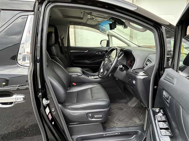 トヨタ アルファード S Cパッケージ 大阪府 2018(平30)年 10.5万km ブラック ワンオーナー/JBLメーカーオプションナビ/フルセグTV CD DVD BT BD HDMI/純正フリップダウンモニター/パノラミックビューモニター/Wサンルーフ/黒革シート/冷暖エアシート/パワーシート/ブラインドスポットモニタ/両側パワースライドドア/パワーバックドア/衝突被害軽減ブレーキ/レーダークルーズコントロール/レーンアシスト/オートマチックハイビーム/三眼LEDオートヘッドライト/フォグライト/コーナーセンサー/前後ドラレコ/2.0ETC/スマートキー 2個/AC100V電源/W サイド カーテン ニー エアバッグ/保証書 取説 ナビ取説/禁煙車