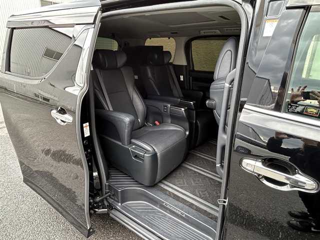 トヨタ アルファード S Cパッケージ 大阪府 2018(平30)年 10.5万km ブラック ワンオーナー/JBLメーカーオプションナビ/フルセグTV CD DVD BT BD HDMI/純正フリップダウンモニター/パノラミックビューモニター/Wサンルーフ/黒革シート/冷暖エアシート/パワーシート/ブラインドスポットモニタ/両側パワースライドドア/パワーバックドア/衝突被害軽減ブレーキ/レーダークルーズコントロール/レーンアシスト/オートマチックハイビーム/三眼LEDオートヘッドライト/フォグライト/コーナーセンサー/前後ドラレコ/2.0ETC/スマートキー 2個/AC100V電源/W サイド カーテン ニー エアバッグ/保証書 取説 ナビ取説/禁煙車