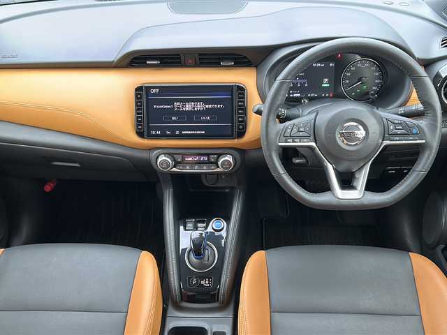 日産 キックス X ツートーンインテリアED 佐賀県 2021(令3)年 3.2万km ピュアブラック 純正9インチナビ/（フルセグ/Bluetooth/CD/DVD/AM/FM//USB/SD/iPod/MUSICSTOCKER）/全周囲カメラ/プロパイロット/衝突被害軽減システム/横滑り防止装置/フォグランプ/デジタルインナーミラー/ETC/D/N席シートヒーター/ヒートステアリング/電動パーキングブレーキ/電動格納ミラー/ドアバイザー/スマートキー/スペアキー