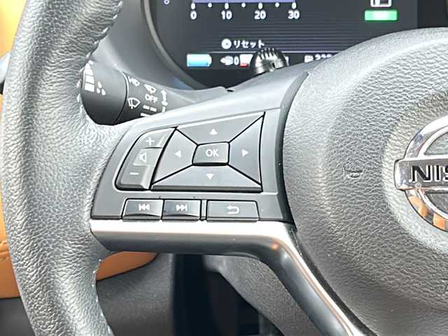 日産 キックス X ツートーンインテリアED 佐賀県 2021(令3)年 3.2万km ピュアブラック 純正9インチナビ/（フルセグ/Bluetooth/CD/DVD/AM/FM//USB/SD/iPod/MUSICSTOCKER）/全周囲カメラ/プロパイロット/衝突被害軽減システム/横滑り防止装置/フォグランプ/デジタルインナーミラー/ETC/D/N席シートヒーター/ヒートステアリング/電動パーキングブレーキ/電動格納ミラー/ドアバイザー/スマートキー/スペアキー