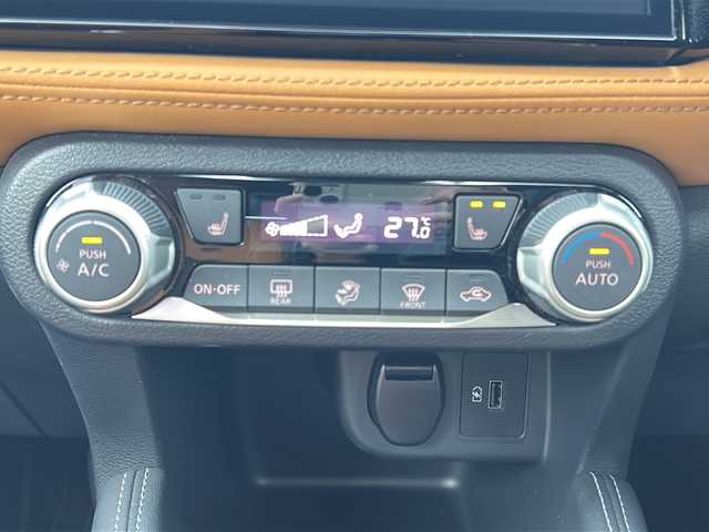 日産 キックス X ツートーンインテリアED 佐賀県 2021(令3)年 3.2万km ピュアブラック 純正9インチナビ/（フルセグ/Bluetooth/CD/DVD/AM/FM//USB/SD/iPod/MUSICSTOCKER）/全周囲カメラ/プロパイロット/衝突被害軽減システム/横滑り防止装置/フォグランプ/デジタルインナーミラー/ETC/D/N席シートヒーター/ヒートステアリング/電動パーキングブレーキ/電動格納ミラー/ドアバイザー/スマートキー/スペアキー