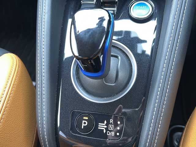 日産 キックス X ツートーンインテリアED 佐賀県 2021(令3)年 3.2万km ピュアブラック 純正9インチナビ/（フルセグ/Bluetooth/CD/DVD/AM/FM//USB/SD/iPod/MUSICSTOCKER）/全周囲カメラ/プロパイロット/衝突被害軽減システム/横滑り防止装置/フォグランプ/デジタルインナーミラー/ETC/D/N席シートヒーター/ヒートステアリング/電動パーキングブレーキ/電動格納ミラー/ドアバイザー/スマートキー/スペアキー