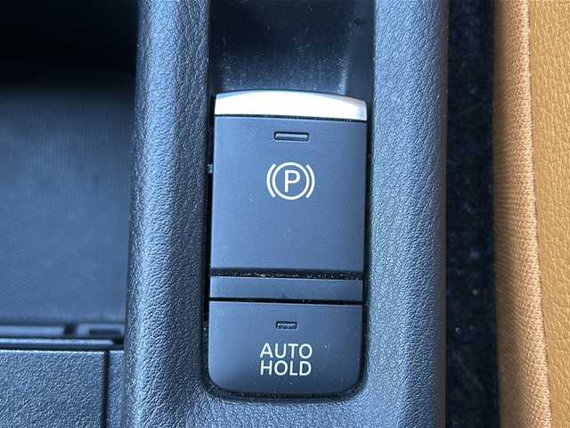 日産 キックス X ツートーンインテリアED 佐賀県 2021(令3)年 3.2万km ピュアブラック 純正9インチナビ/（フルセグ/Bluetooth/CD/DVD/AM/FM//USB/SD/iPod/MUSICSTOCKER）/全周囲カメラ/プロパイロット/衝突被害軽減システム/横滑り防止装置/フォグランプ/デジタルインナーミラー/ETC/D/N席シートヒーター/ヒートステアリング/電動パーキングブレーキ/電動格納ミラー/ドアバイザー/スマートキー/スペアキー