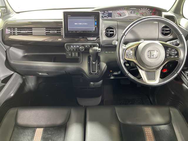 ホンダ Ｎ ＢＯＸ 神奈川県 2019(平31)年 2.8万km プラチナホワイトパール ホンダ純正ナビ/Bluetooth・CD・DVD・SD・USB・フルセグTV/両側パワースライドドア/ホンダセンシング/アダプティブクルーズコントロール/バックカメラ/ハーフレザーシート/スマートキー/ETC/前後ドライブレコーダー/純正フロアマット/スマートキー/純正15インチアルミホイール/LEDヘッドライト/オートマチックハイビーム/衝突軽減ブレーキ/先行車発進お知らせ機能/歩行者事故低減ステアリング/路外逸脱抑制機能/車線維持支援システム/穂発進抑制機能/後方誤発進抑制機能