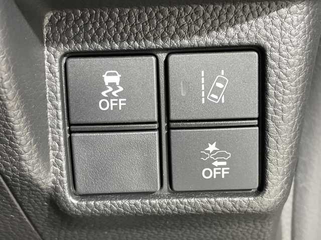 ホンダ Ｎ ＢＯＸ 神奈川県 2019(平31)年 2.8万km プラチナホワイトパール ホンダ純正ナビ/Bluetooth・CD・DVD・SD・USB・フルセグTV/両側パワースライドドア/ホンダセンシング/アダプティブクルーズコントロール/バックカメラ/ハーフレザーシート/スマートキー/ETC/前後ドライブレコーダー/純正フロアマット/スマートキー/純正15インチアルミホイール/LEDヘッドライト/オートマチックハイビーム/衝突軽減ブレーキ/先行車発進お知らせ機能/歩行者事故低減ステアリング/路外逸脱抑制機能/車線維持支援システム/穂発進抑制機能/後方誤発進抑制機能