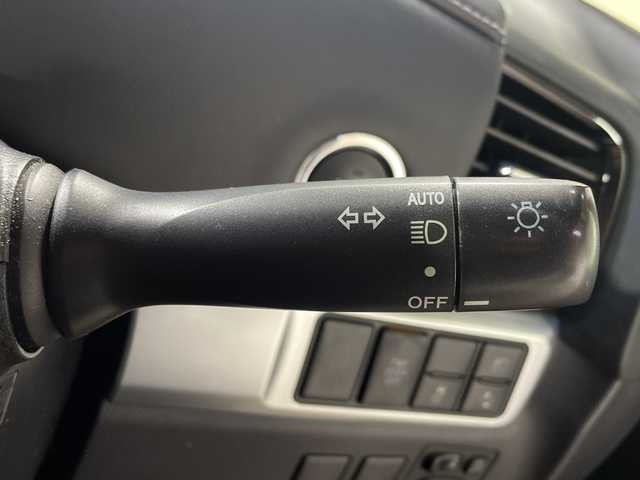 トヨタ エスティマ アエラス プレミアム 神奈川県 2018(平30)年 2.9万km ホワイトパールクリスタルシャイン 大型ムーンルーフ/純正9インチSDナビゲーション【NSZT-W68T】/AM/FM フルセグ Bluetooth対応/バックカメラ/両側パワースライドドア/クルーズコントロール/ビルトインETC2.0/ドライブレコーダー（前方）/純正フロアマット/スマートキー/純正LEDヘッドライト/オートライト/オートマチックハイビーム/純正18インチアルミホイール