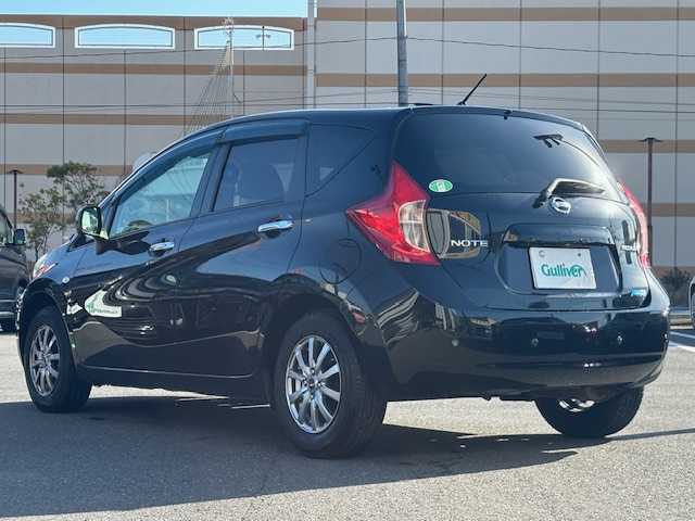 日産 ノート メダリスト エマージェンシーB 宮城県 2014(平26)年 11.1万km スーパーブラック 登録時走行距離110368km/社外ナビ/フルセグTV/Bluetooth/DVD/CD/FM/AM/全方位カメラ/コーナーセンサー/フォグランプ/アルミ付きスタットレスタイヤ/レーンキープ/横滑り防止装置/アイドリングストップ/ヘッドライトレベライザー/ETC/プッシュスタート/スマートキー/Aライト/純正フロアマット/フォグランプ/ドアバイザー/電動格納ミラー