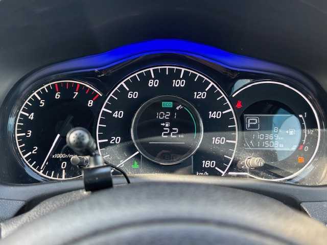 日産 ノート メダリスト エマージェンシーB 宮城県 2014(平26)年 11.1万km スーパーブラック 登録時走行距離110368km/社外ナビ/フルセグTV/Bluetooth/DVD/CD/FM/AM/全方位カメラ/コーナーセンサー/フォグランプ/アルミ付きスタットレスタイヤ/レーンキープ/横滑り防止装置/アイドリングストップ/ヘッドライトレベライザー/ETC/プッシュスタート/スマートキー/Aライト/純正フロアマット/フォグランプ/ドアバイザー/電動格納ミラー