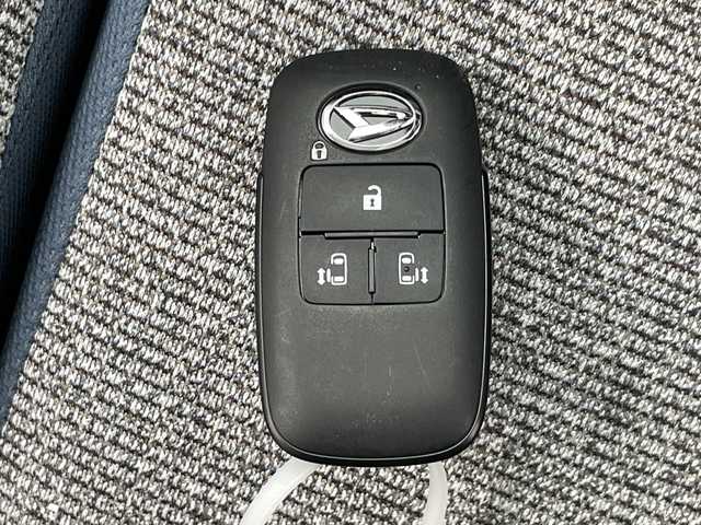 ダイハツ ムーヴ キャンバス ストライプス G 千葉県 2025(令7)年 0.1千km シャイニングホワイトパール/レイクブルーメタリック 純正ディーラーナビ（BT/フルセグTV/CD、DVD）/バックカメラ/両側パワースライドドア/衝突軽減ブレーキ/レーンキープアシスト/前後コーナーセンサー/LEDオートライト/オートハイビーム/アイドリングストップ/ふらつき防止/スマートキー/フォグランプ/プッシュスタート/ウィンカーミラー