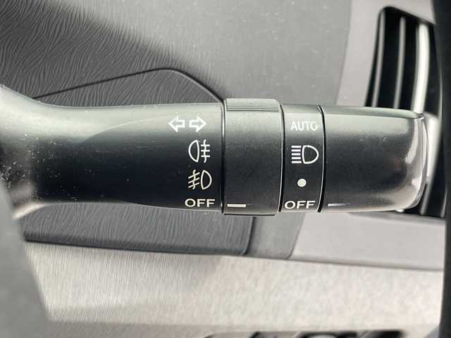 トヨタ プリウス S 千葉県 2010(平22)年 5.8万km スーパーホワイトⅡ 純正ナビ(CD/DVD/BT/TV)/電格ウィンカーミラー/ETC/フォグランプ/ISOFIX