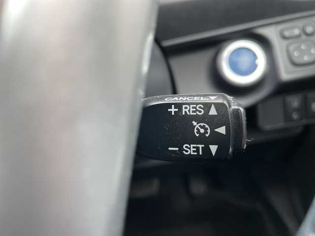 トヨタ アクア G 富山県 2016(平28)年 8.8万km グレーメタリック 純正９型ＳＤナビゲーション/型番：NSZT-Y64T/(CD/DVD/SD/BT/フルセグＴＶ)　/バックカメラ　/ビルトインＥＴＣ/スマートキー２ケ/前席シートヒーター　/クルーズコントロール　/ステアリングリモコン　　/純正フロアマット　/スタッドレスタイヤ車載あり　