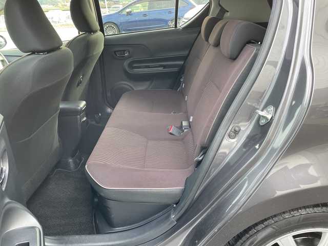 トヨタ アクア G 富山県 2016(平28)年 8.8万km グレーメタリック 純正９型ＳＤナビゲーション/型番：NSZT-Y64T/(CD/DVD/SD/BT/フルセグＴＶ)　/バックカメラ　/ビルトインＥＴＣ/スマートキー２ケ/前席シートヒーター　/クルーズコントロール　/ステアリングリモコン　　/純正フロアマット　/スタッドレスタイヤ車載あり　