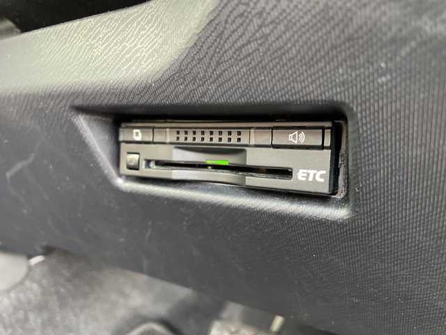 トヨタ アクア G 富山県 2016(平28)年 8.8万km グレーメタリック 純正９型ＳＤナビゲーション/型番：NSZT-Y64T/(CD/DVD/SD/BT/フルセグＴＶ)　/バックカメラ　/ビルトインＥＴＣ/スマートキー２ケ/前席シートヒーター　/クルーズコントロール　/ステアリングリモコン　　/純正フロアマット　/スタッドレスタイヤ車載あり　