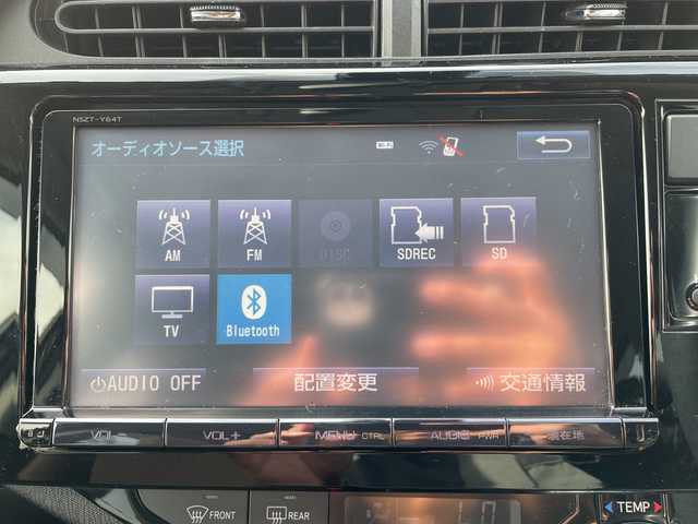 トヨタ アクア G 富山県 2016(平28)年 8.8万km グレーメタリック 純正９型ＳＤナビゲーション/型番：NSZT-Y64T/(CD/DVD/SD/BT/フルセグＴＶ)　/バックカメラ　/ビルトインＥＴＣ/スマートキー２ケ/前席シートヒーター　/クルーズコントロール　/ステアリングリモコン　　/純正フロアマット　/スタッドレスタイヤ車載あり　